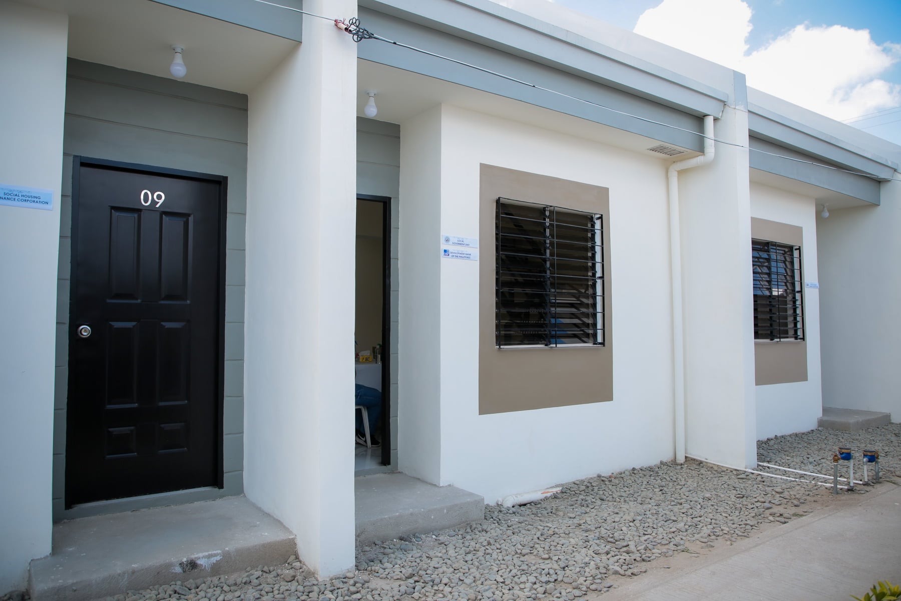 Mellorine Space House for Rent Front Parking